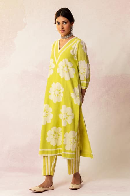 Shivani Bhargava Yellow Kurta Handloom Cotton Printed Floral V Neck Bahaar And Pant Set 