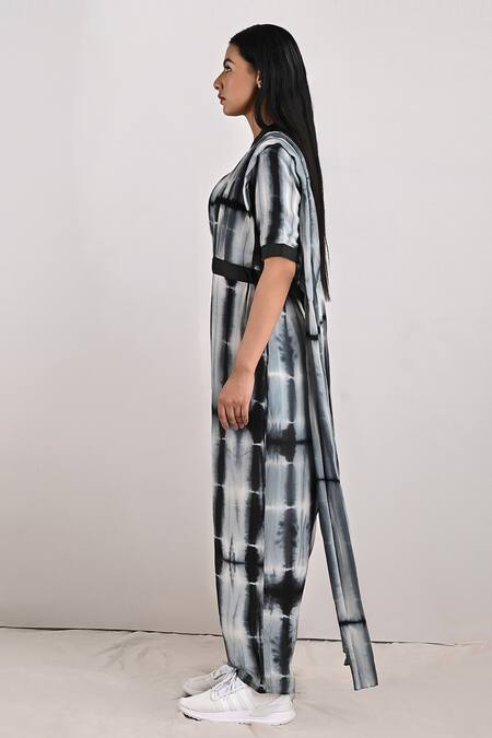 Buy Bohame Grey Crepe Tie And Dye V Neck Joleen & Print Jumpsuit Saree Online at Aza Fashions Buy_Bohame_Grey Crepe Tie And Dye V Neck Joleen & Print Jumpsuit Saree_Online_at_Aza_Fashions
