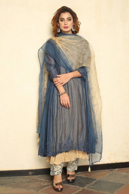 Falguni.Foram Chanderi Silk Kurta Pant Set 