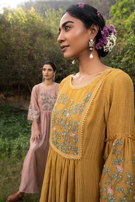 Buy_Kritika Dawar_Yellow Kurta Kota Chanderi, Pant Cotton Floral Motifs Round And Set _Online_at_Aza_Fashions