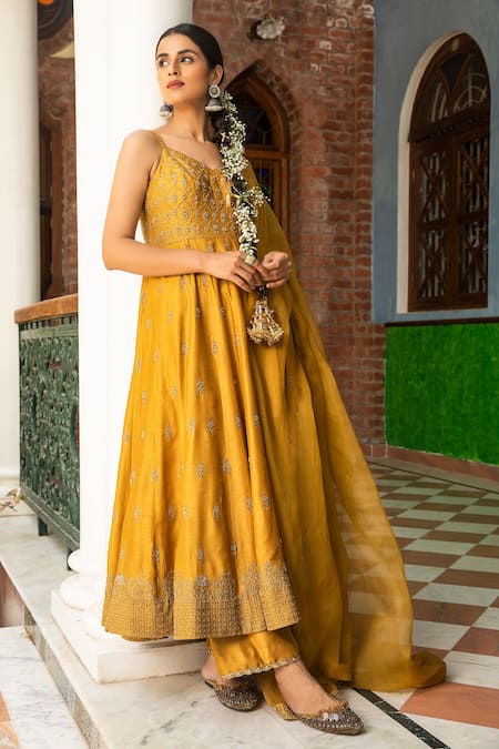 Kritika Dawar_Yellow Anarkali And Pant Silk, Dupatta Organza Floral Zari Embroidered Set _Online_at_Aza_Fashions