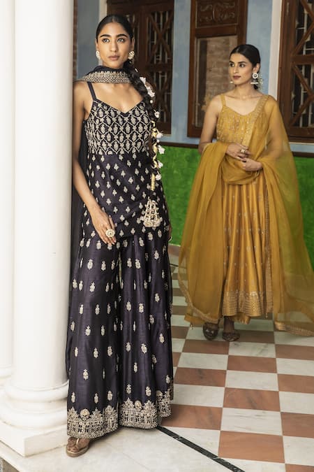 Buy_Kritika Dawar_Blue Dupatta Organza, Kurta And Gharara Zari V Neck Embroidered Set _Online_at_Aza_Fashions