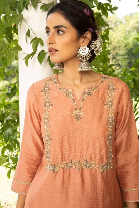 Shop_Kritika Dawar_Peach Dupatta Chanderi, Kurta Woven Chanderi, Pant Cotton Silk Floral Set _Online_at_Aza_Fashions