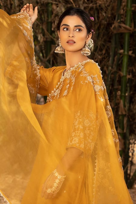 Buy Kritika Dawar Yellow Dupatta Organza , Kurta Chanderi, Pant Cotton Floral Set Online at Aza Fashions Buy_Kritika Dawar_Yellow Dupatta Organza , Kurta Chanderi, Pant Cotton Floral Set _Online_at_Aza_Fashions