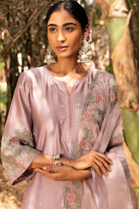 Kritika Dawar_Purple Dupatta Organza Silk, Kurta Chanderi, Pant Embroidered Sleeve Set _Online_at_Aza_Fashions
