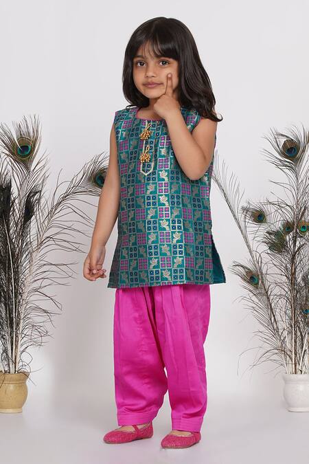 Buy_Little Bansi_Green Cotton, Chiffon Tassels Geometric Print Kurta Set _Online_at_Aza_Fashions