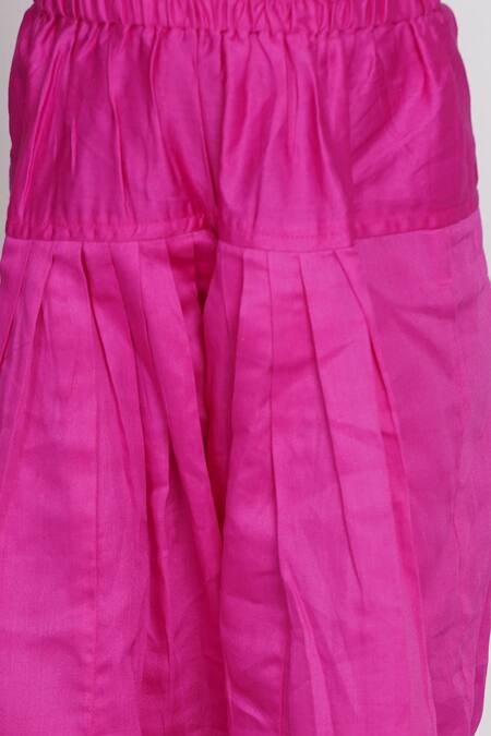 Little Bansi_Green Cotton, Chiffon Tassels Geometric Print Kurta Set _at_Aza_Fashions