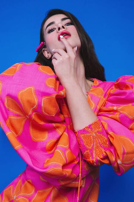 Sonam Parmar Jhawar_Pink Linen Floral V Neck Cheri Print Dress _Online_at_Aza_Fashions