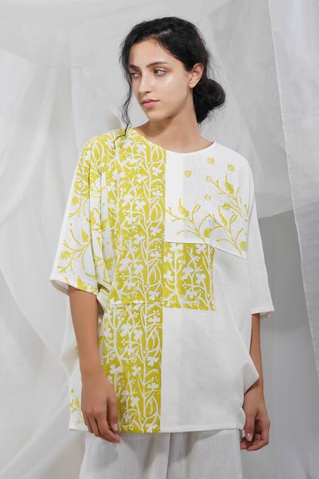 Yavi White 100%cotton Floral Motifs Round Nai Print Top Online at Aza Fashions Yavi_White 100%cotton Floral Motifs Round Nai Print Top_Online_at_Aza_Fashions