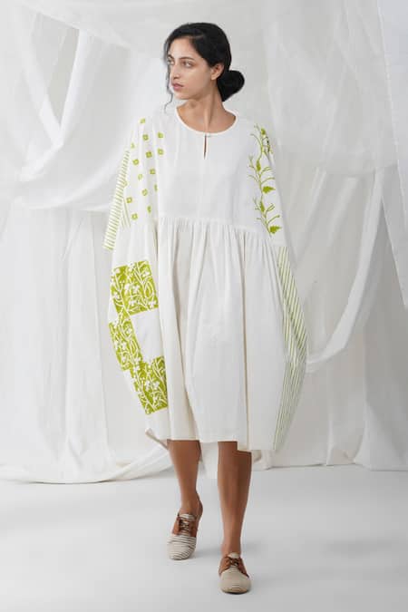 Yavi White 100%cotton Floral, Geometric Motifs Notched Nai Block Print Dress Online at Aza Fashions Yavi_White 100%cotton Floral, Geometric Motifs Notched Nai Block Print Dress_Online_at_Aza_Fashions