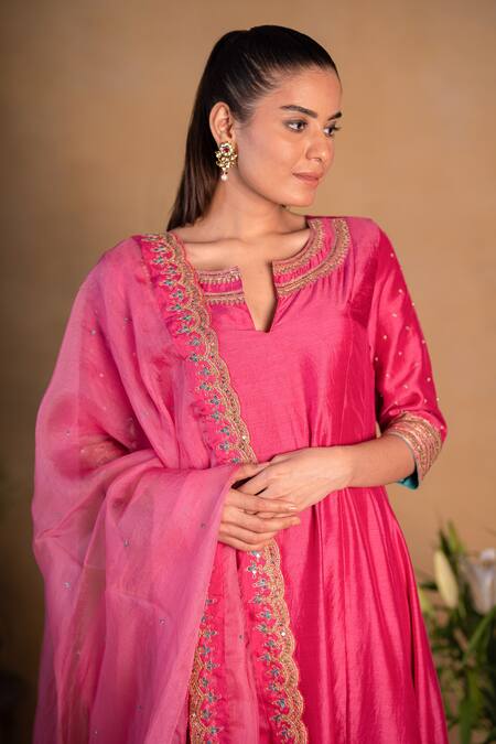 Pants And Pajamas Pink Organza Sequins, Zardozi Work Ombre Embroidered Dupatta Online at Aza Fashions Pants And Pajamas_Pink Organza Sequins, Zardozi Work Ombre Embroidered Dupatta _Online_at_Aza_Fashions