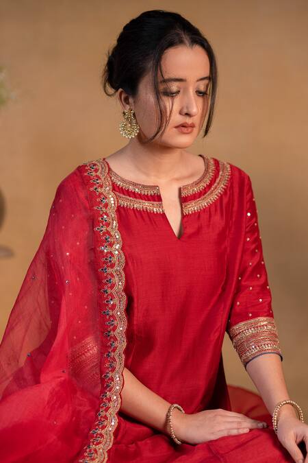 Pants And Pajamas_Red Organza Sequins, Zardozi Work Embroidered Dupatta _Online_at_Aza_Fashions