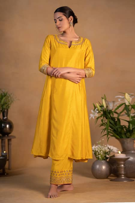 Pants and Pajamas Zardozi Embroidered Neckline Kurta 