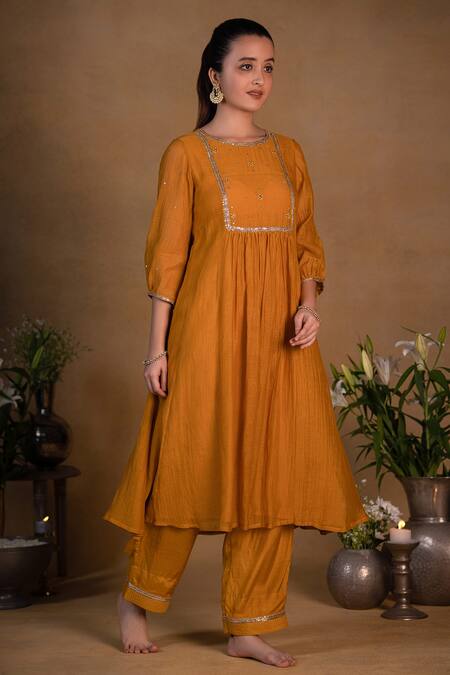 Pants And Pajamas Pink Chanderi Sequins, Zardozi Work Round Embroidered Kurta Online at Aza Fashions Pants And Pajamas_Pink Chanderi Sequins, Zardozi Work Round Embroidered Kurta _Online_at_Aza_Fashions