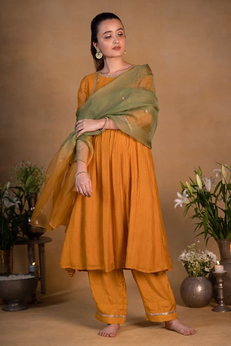 Pants And Pajamas_Yellow Organza Sequins, Zardozi Work Ombre Embroidered Dupatta _Online_at_Aza_Fashions