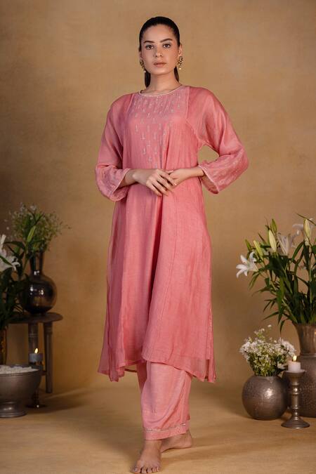 Pants And Pajamas Peach Organza, Chanderi, Cotton Silk Thread Work, Zardozi Embroidered Kurta Set Online at Aza Fashions Pants And Pajamas_Peach Organza, Chanderi, Cotton Silk Thread Work, Zardozi Embroidered Kurta Set _Online_at_Aza_Fashions