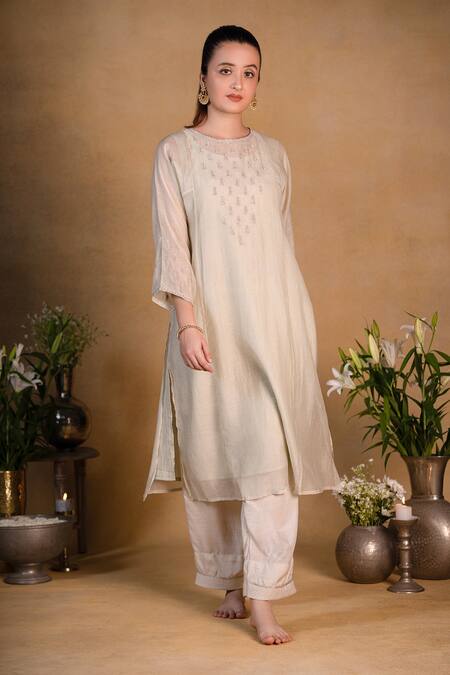 Pants And Pajamas Beige Organza, Chanderi, Cotton Silk Thread Work, Zardozi Embroidered Kurta Set Online at Aza Fashions Pants And Pajamas_Beige Organza, Chanderi, Cotton Silk Thread Work, Zardozi Embroidered Kurta Set _Online_at_Aza_Fashions