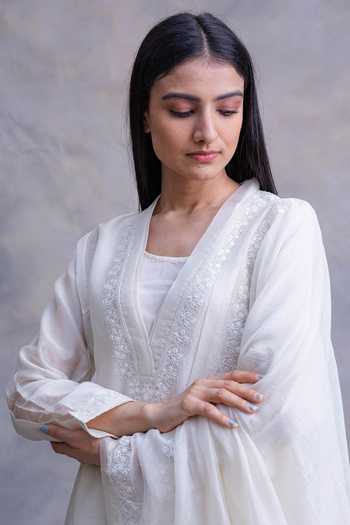 Buy_Chandbari_White Cotton, Chanderi Floral Motifs V Neck Kurta Set_Online_at_Aza_Fashions