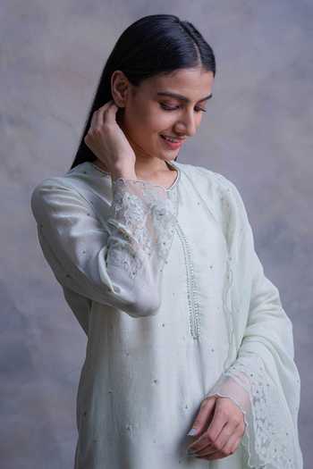 Buy_Chandbari_Green Chanderi Floral Motifs Notched Embroidered Kurta Set _Online_at_Aza_Fashions