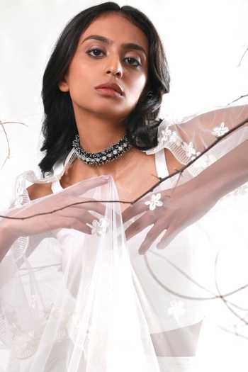 Vaidaan_Grey Idrissa Pearl Choker _Online_at_Aza_Fashions