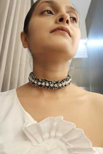 Buy Vaidaan Grey Idrissa Pearl Choker Online at Aza Fashions Buy_Vaidaan_Grey Idrissa Pearl Choker _Online_at_Aza_Fashions
