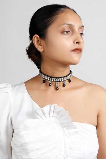 Buy Vaidaan Black Sammy Choker Online at Aza Fashions Buy_Vaidaan_Black Sammy Choker _Online_at_Aza_Fashions