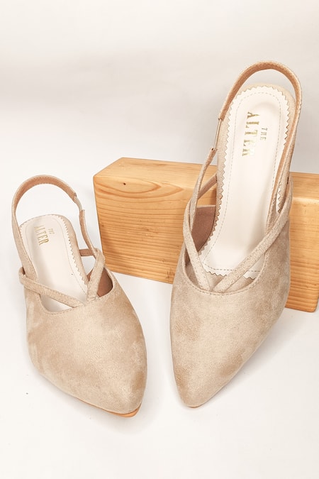 Beige block heels online closed toe