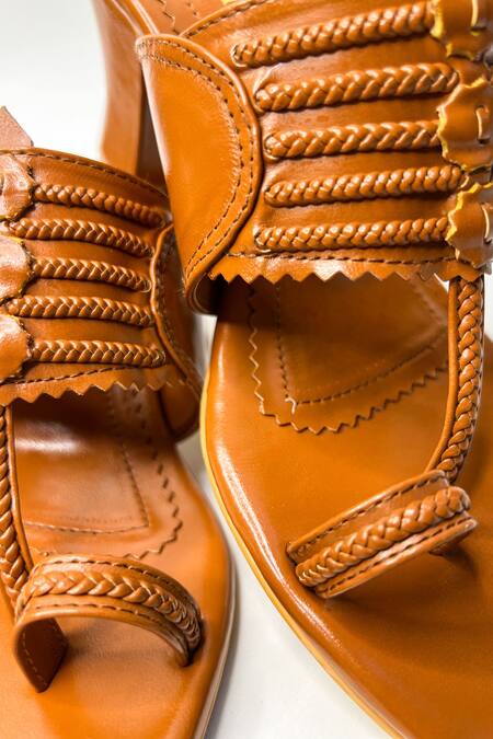 The Alter Brown T-shaped Kolhapuri Block Heels at Aza Fashions The Alter_Brown T-shaped Kolhapuri Block Heels _at_Aza_Fashions