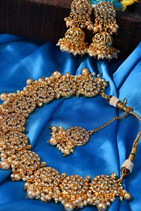 Buy_Nayaab by Aleezeh_Gold Plated Jadau Kundan Floral Choker Set _Online_at_Aza_Fashions