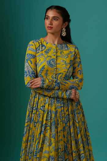Sutrabysweta Yellow Chiffon Paisley Print Gown 4