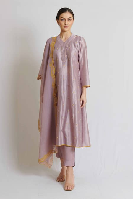 Brij Chanderi Pearl Embroidered Kurta Set 