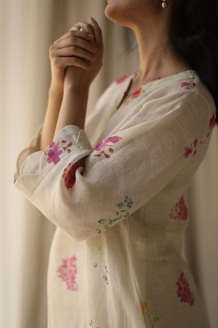 Roza_White Ophelia Linen Printed Kurta And Pant Set_Online_at_Aza_Fashions