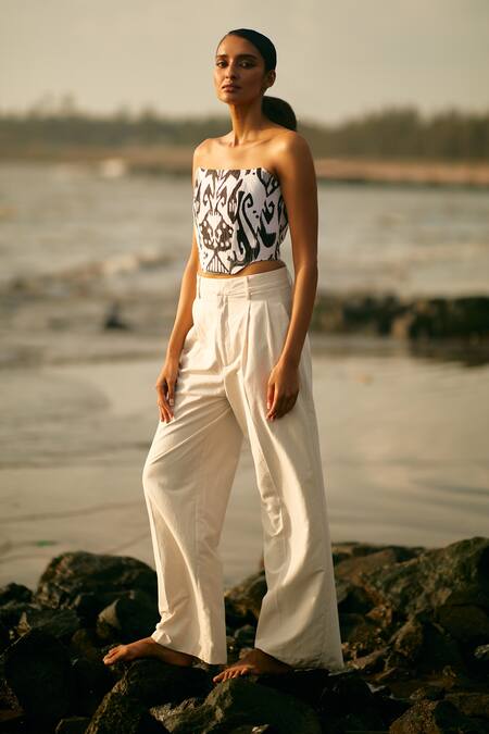 Ankita Dharman_Black Crepe One Shoulder Theia Printed Corset _Online_at_Aza_Fashions