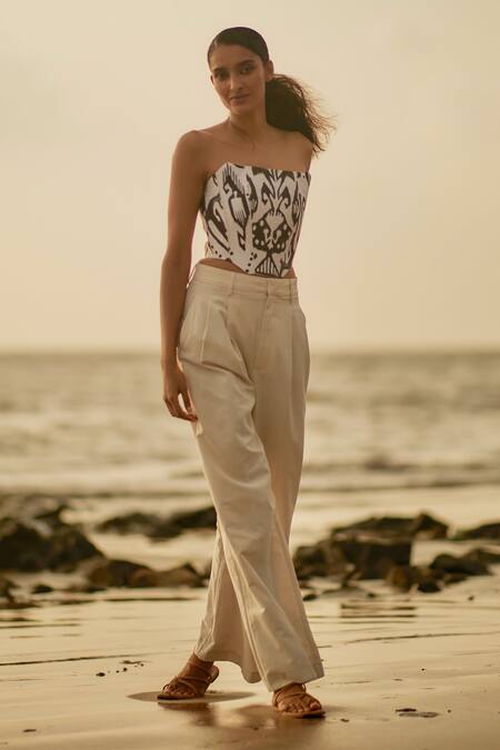 Shop Ankita Dharman Black Crepe One Shoulder Theia Printed Corset Online at Aza Fashions Shop_Ankita Dharman_Black Crepe One Shoulder Theia Printed Corset _Online_at_Aza_Fashions