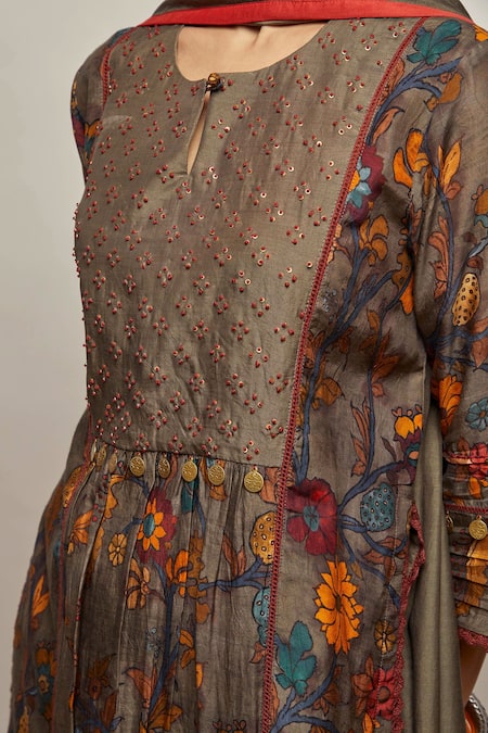 Buy Label Kinjal Modi Grey Cotton Silk Floral, Mirror , Thread Mandarin Print Kurta Set Online at Aza Fashions Buy_Label Kinjal Modi_Grey Cotton Silk Floral, Mirror , Thread Mandarin Print Kurta Set _Online_at_Aza_Fashions
