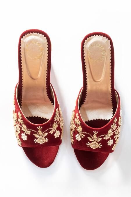 Shiveen Shiveen_Maroon Embroidery Hitee Velvet Block Heels _Online_at_Aza_Fashions