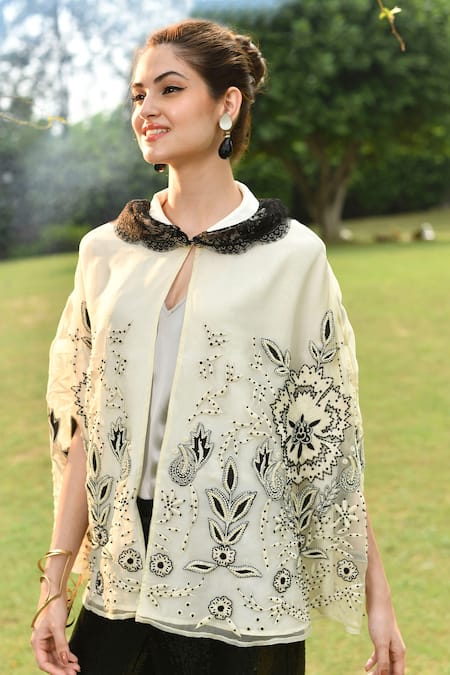 Nika 1.0 Allescia Floral Embroidered Cape 