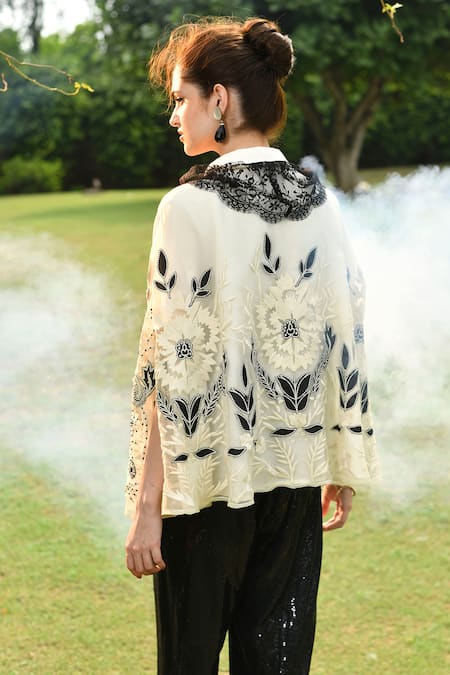 Nika 1.0 Allescia Floral Embroidered Cape 