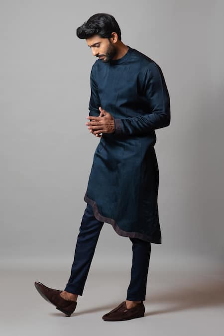 Paarsh_Blue Linen Satin, Malai Cotton Rogue Wave Pintuck Kurta Set _Online_at_Aza_Fashions