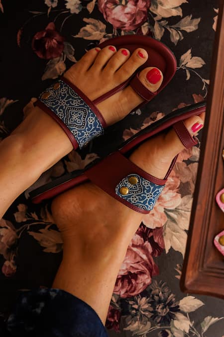 Shop Tiesta Maroon Kolas Toe Ring Flats at Aza Fashions Shop_Tiesta_Maroon Kolas Toe Ring Flats _at_Aza_Fashions