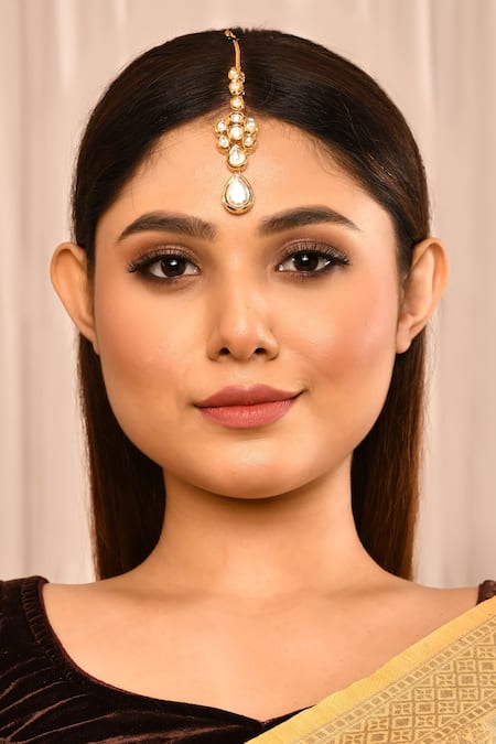 Shop Minaki Gold Plated Floral Kundan Maangtikka at Aza Fashions Shop_Minaki_Gold Plated Floral Kundan Maangtikka _at_Aza_Fashions