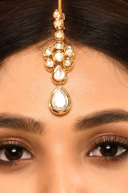 Minaki Gold Plated Floral Kundan Maangtikka Online at Aza Fashions Minaki_Gold Plated Floral Kundan Maangtikka _Online_at_Aza_Fashions