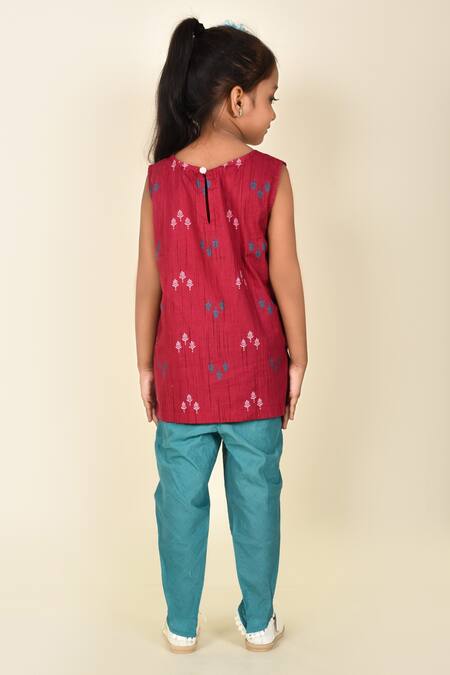 Shop Pankhuri By Priyanka Green Cotton Embroidery Kurta And Tulip Pant Set at Aza Fashions Shop_Pankhuri By Priyanka_Green Cotton Embroidery Kurta And Tulip Pant Set _at_Aza_Fashions