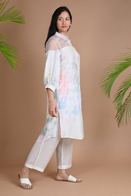 Chambray & Co._White , Organza Shibori Dyeing Band Collar Skye Dye Kurta And Pant Set_Online_at_Aza_Fashions