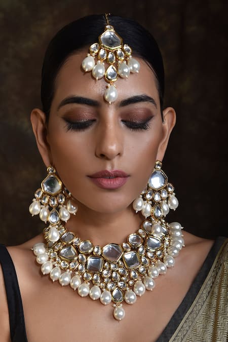 Swabhimann Gold Plated Diamonds, Stones Kundan Studded Choker Set Online at Aza Fashions Swabhimann_Gold Plated Diamonds, Stones Kundan Studded Choker Set _Online_at_Aza_Fashions