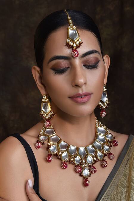 Swabhimann Gold Plated Diamonds, Stones Geometric Kundan Studded Choker Set Online at Aza Fashions Swabhimann_Gold Plated Diamonds, Stones Geometric Kundan Studded Choker Set _Online_at_Aza_Fashions