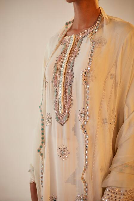 Priyanka Singh White Silk, Organza, Georgette Mirror , Sequins, Zardozi Kurta Set Online at Aza Fashions Priyanka Singh_White Silk, Organza, Georgette Mirror , Sequins, Zardozi Kurta Set _Online_at_Aza_Fashions