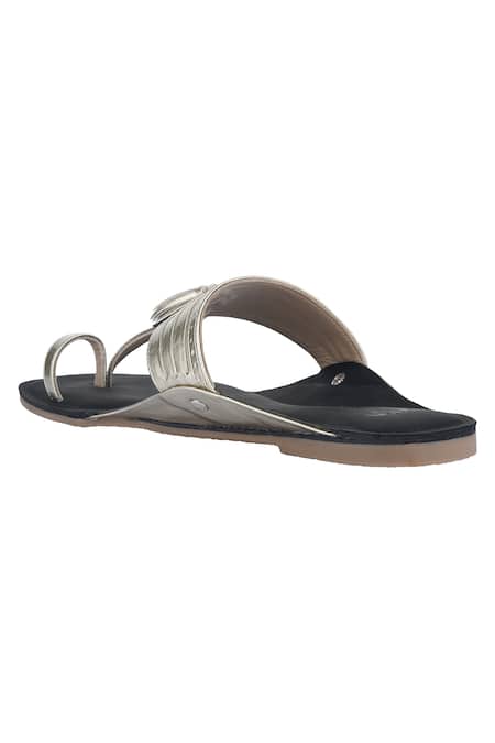 Amazon.com | Summer Hippie Jesus Buffalo Women Sandals, 100% genuine  Leather Indian Kolhapuri Chappal, Vintage Toe Ring Shoes Handmade Slip ons,  Beachwear T Strap Slide Sandal Slippers for girls, Hot Gifts for