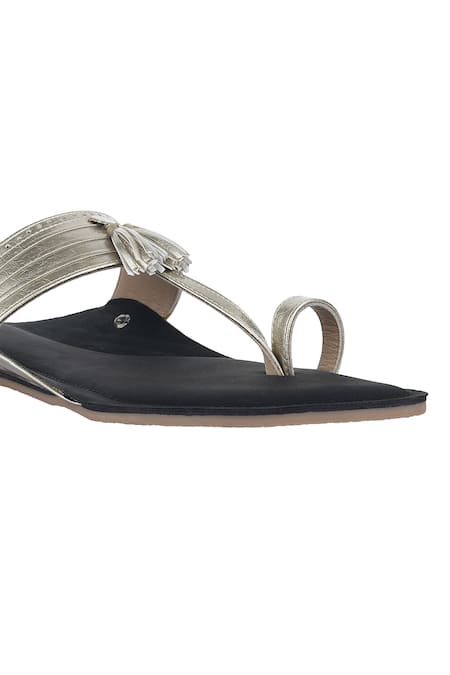 Sko Black Tasselled Kolhapuri Sandals at Aza Fashions Sko_Black Tasselled Kolhapuri Sandals_at_Aza_Fashions