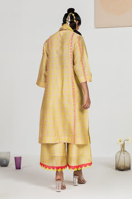 Shop Madzin Green Organza, Chiffon, Chanderi, Soft Swirl Round Printed Kurta Set at Aza Fashions Shop_Madzin_Green Organza, Chiffon, Chanderi, Soft Swirl Round Printed Kurta Set _at_Aza_Fashions